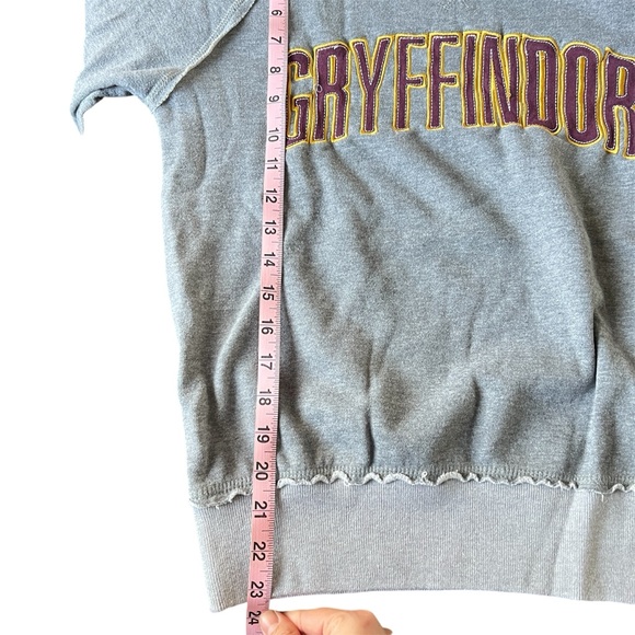Harry Potter Gryffindor Sweatshirt Universal Studios Park Exclusive Gray Size S - Picture 11 of 11